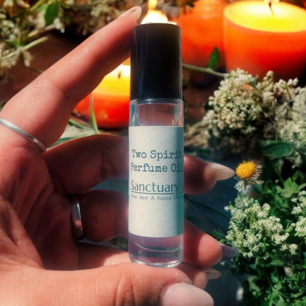 Two Spirit Oil (Juniper notes and warm spice) 10 ml.